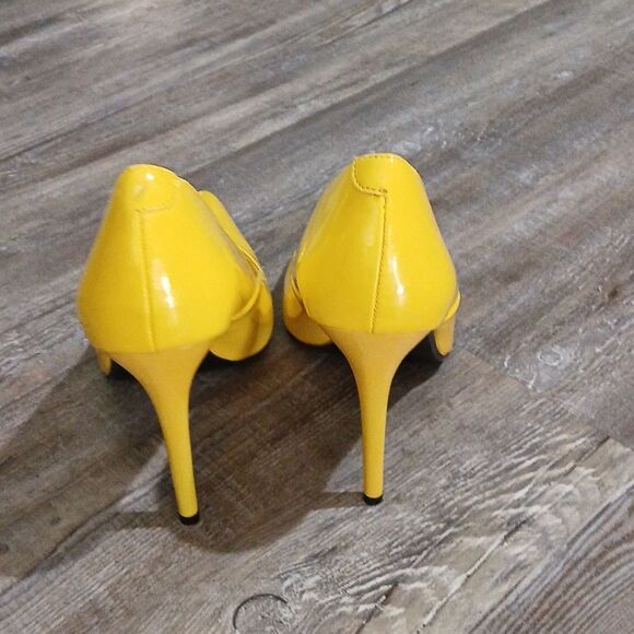 Pleaser Milan-01 patent yellow pointed toe 4.5" stiletto heels Sz 10 NWOT - Picture 4 of 11